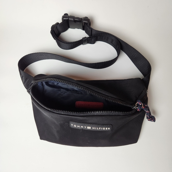 Tommy Hilfiger Zippered Fanny Pack - Picture 3 of 6